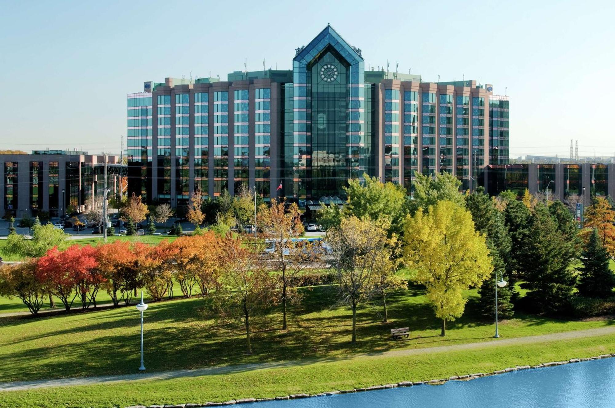 Hilton Suites Toronto-Markham Conference Centre & Spa Exterior photo